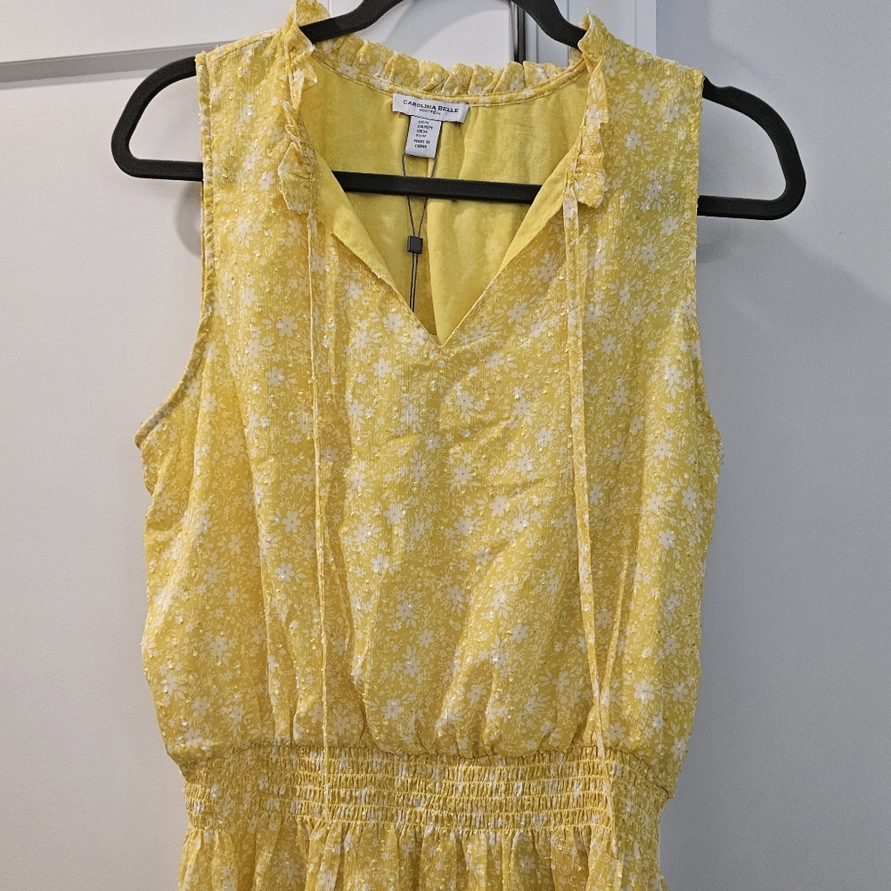 Women's yellow sleeveless shirt, size M